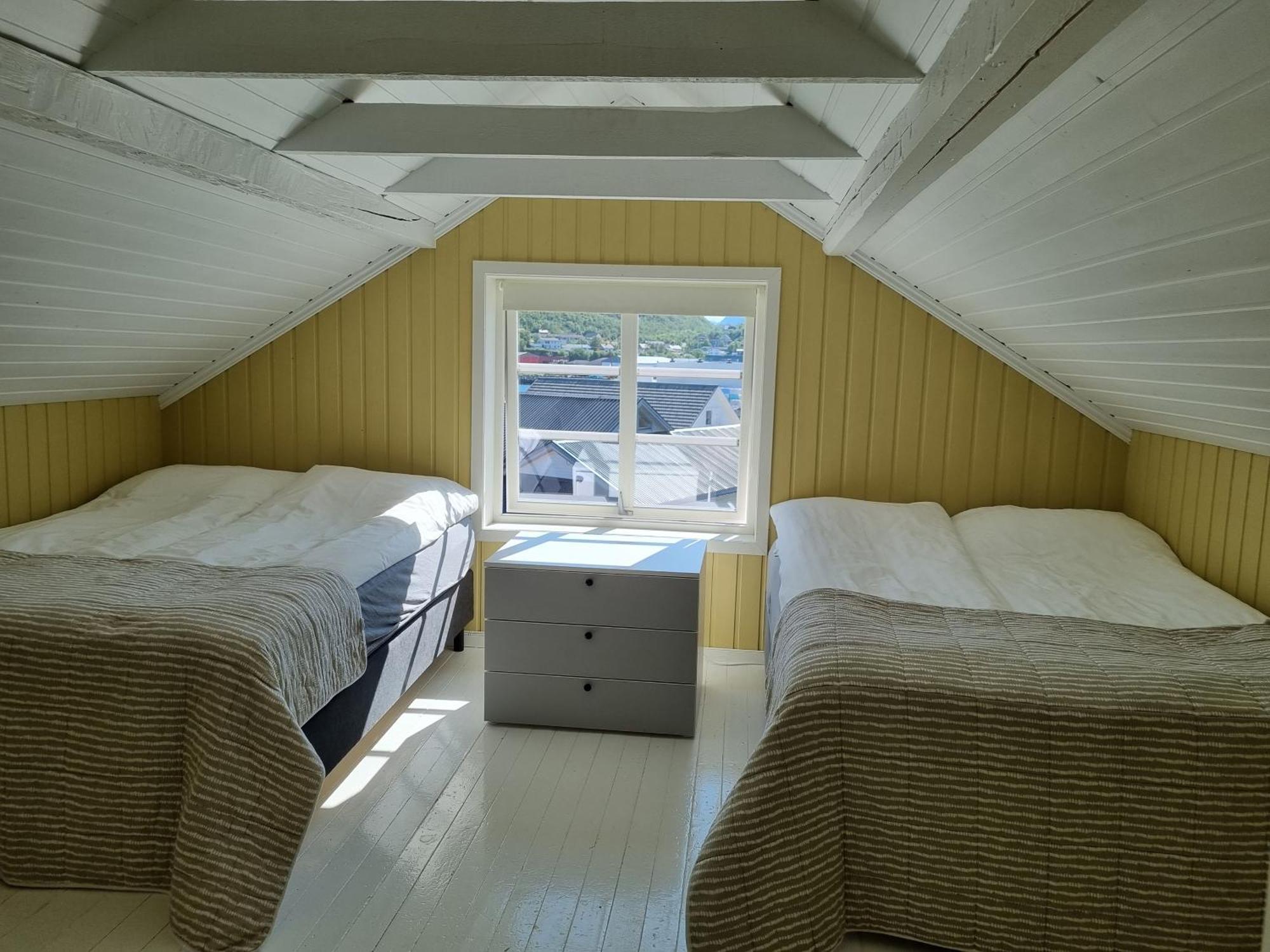 Loftsleilighet Midt I Sentrum Skjervoy Exterior foto