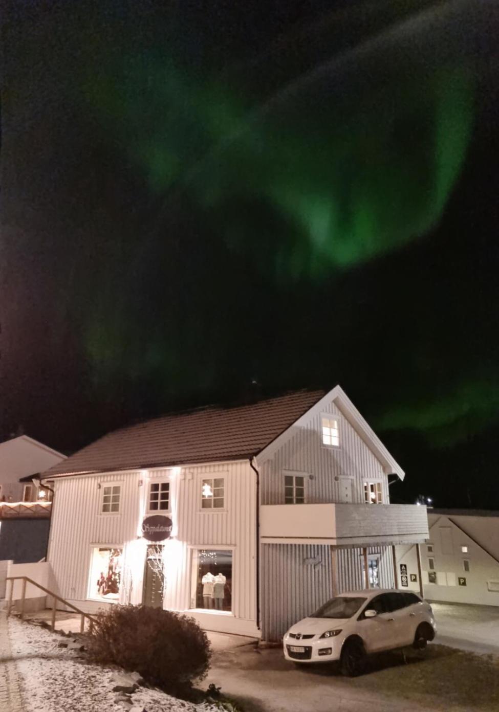 Loftsleilighet Midt I Sentrum Skjervoy Exterior foto
